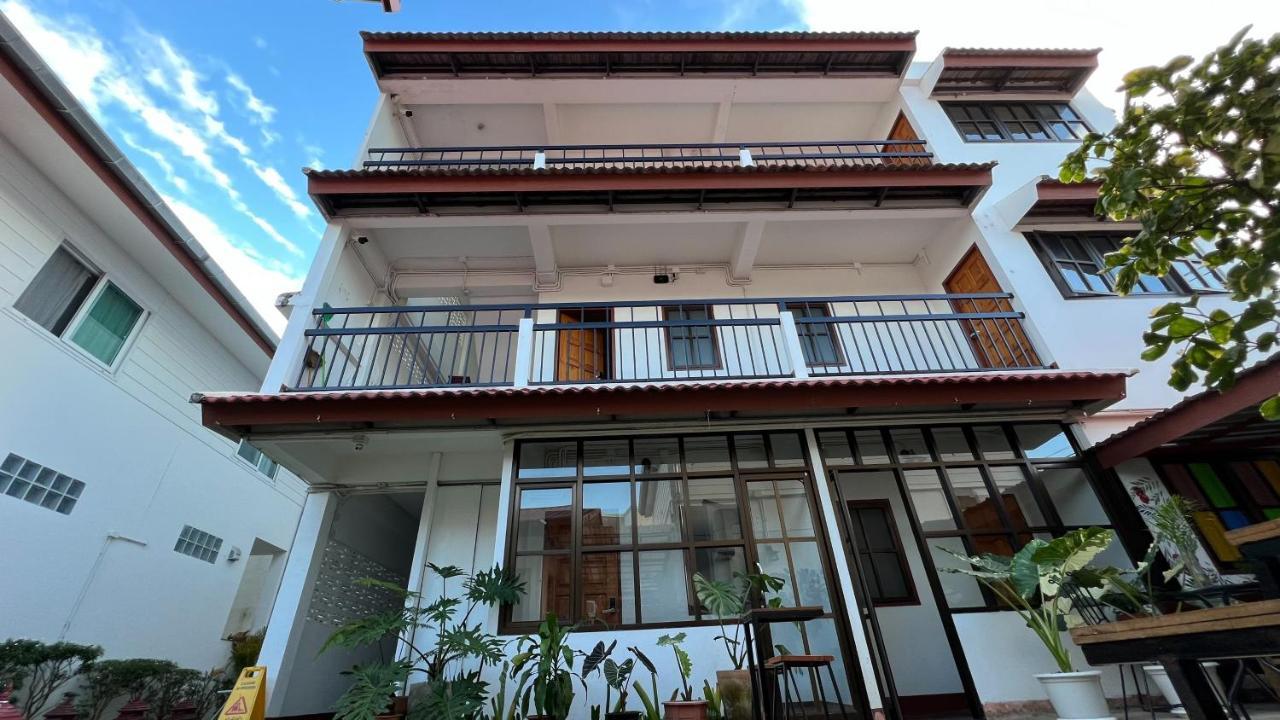 Chiang Mai Gate House Hotel Exterior foto